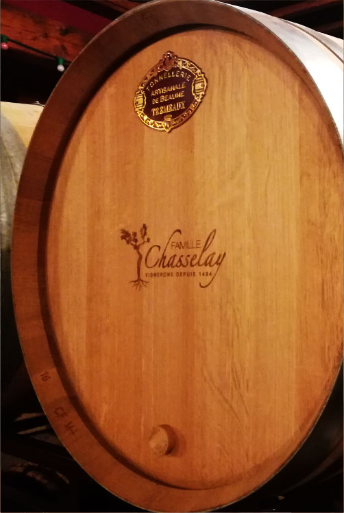 Fût et logo de la famille Chasselay